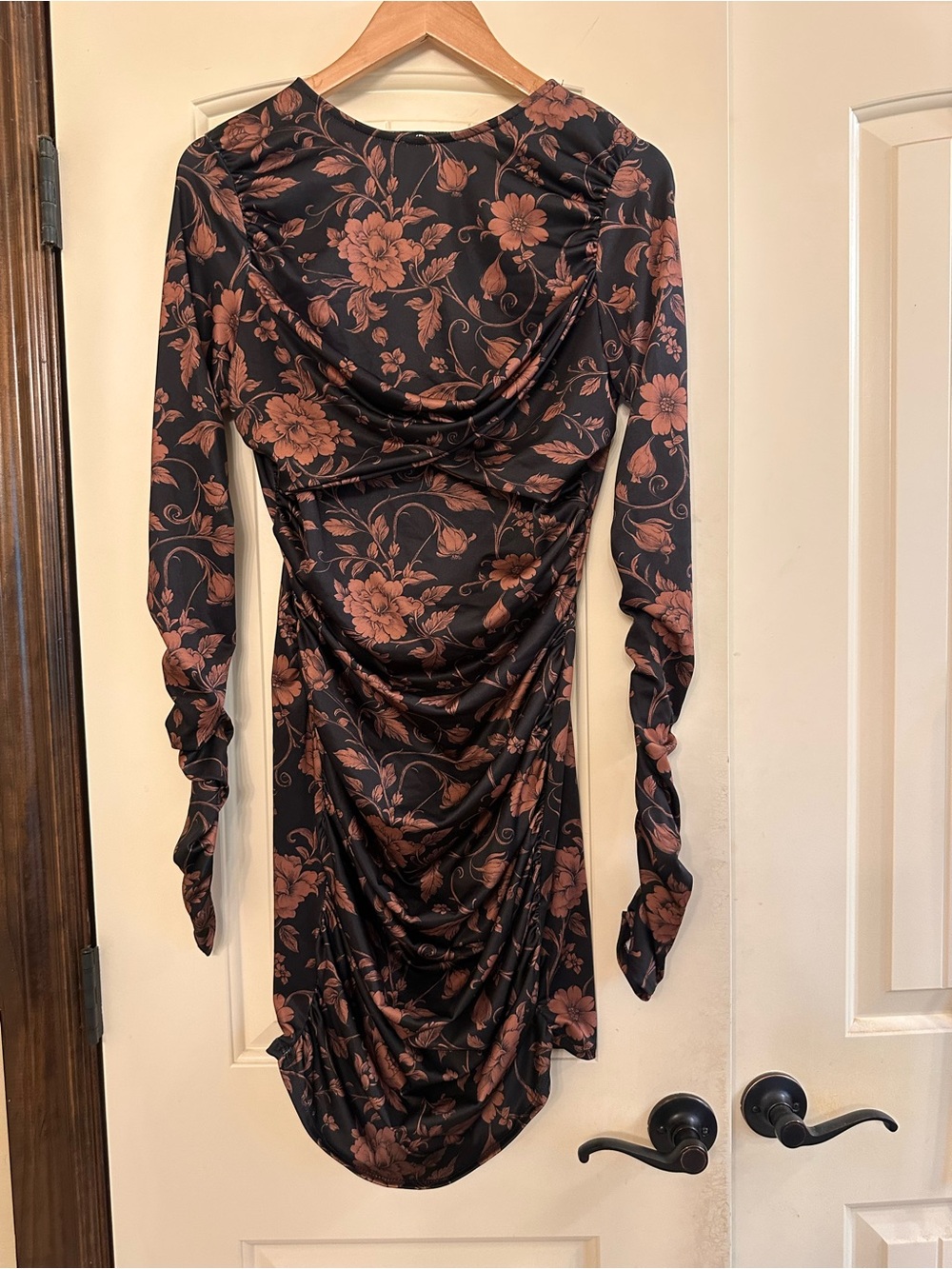 Express Black Long-Sleeve Floral Ruched Dress with Brown Floral Print